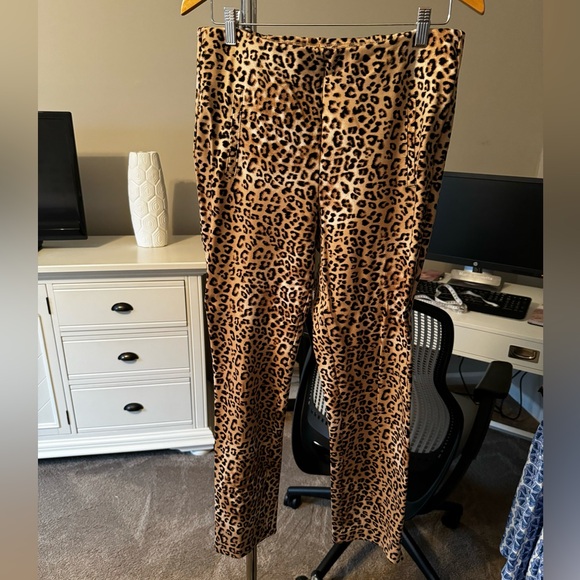 Chico’s leopard legging pants - Picture 7 of 8